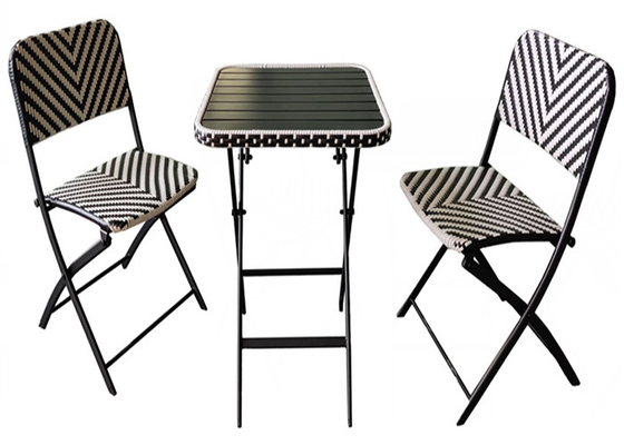 屋外の庭の鋼鉄上のテーブルの籐椅子セットの金属フレームの折りたたみ